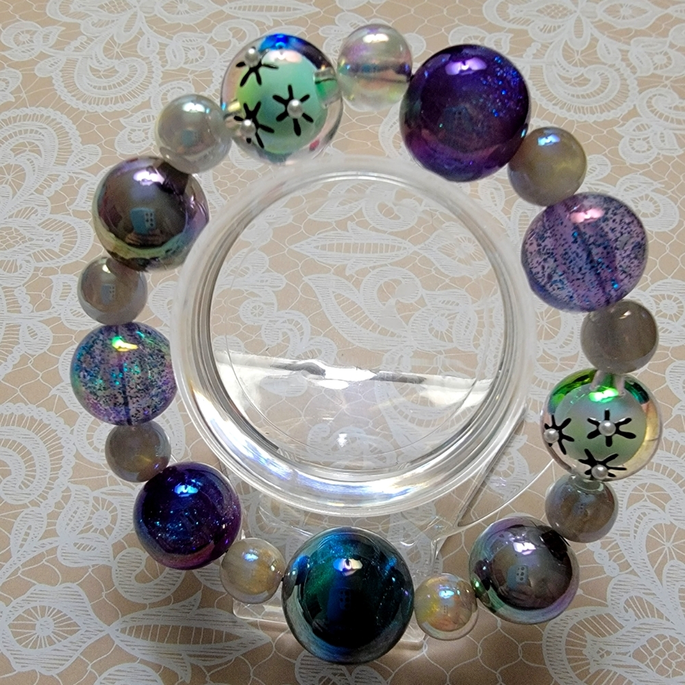 Bracelet based on the ACOTAR series